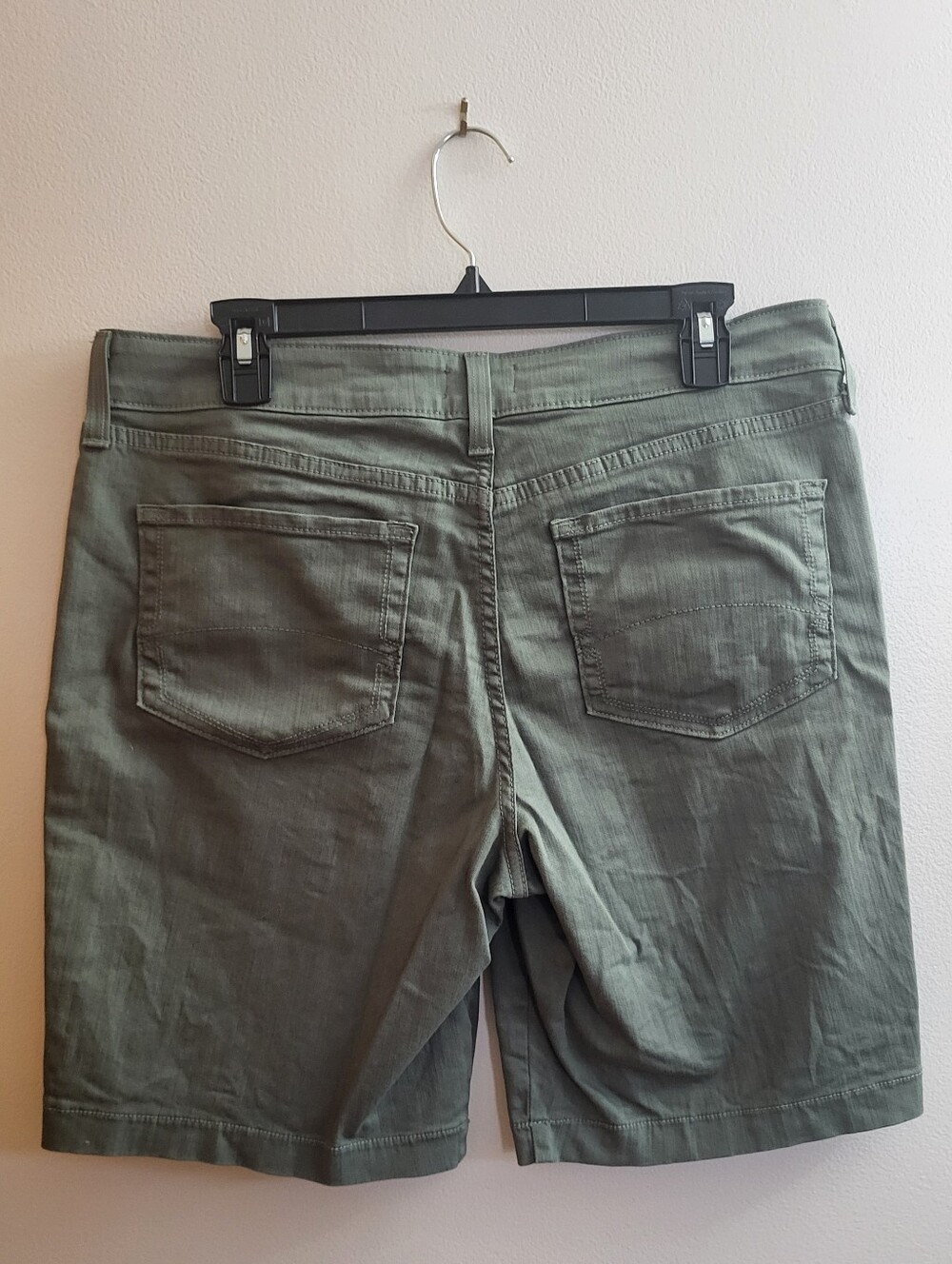 NYDJ Helen Stretch Denim Bermuda Shorts Olive Green Size 12 Petite - Picture 5 of 8